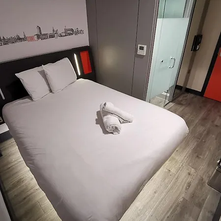 Szálloda Easyhotel 3*